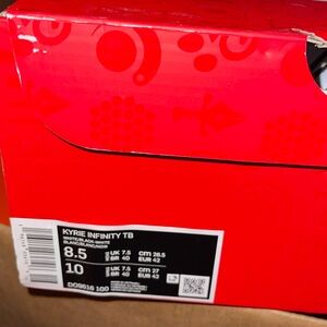 New Nike kyrie infinity tb men’s size 8.5 women’s size 10 white/black/white